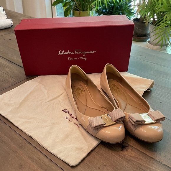 Salvatore Ferragamo Varina flats - Picture 2 of 13
